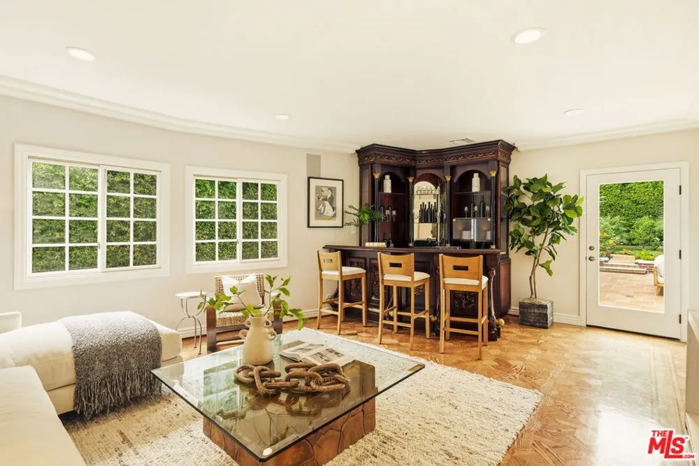 1617 Orange Grove Avenue Los Angeles, CA 90046