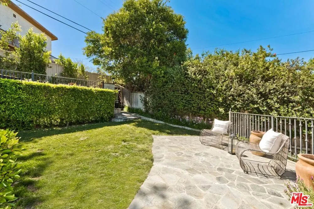 4045 Davana Road Sherman Oaks, CA 91423