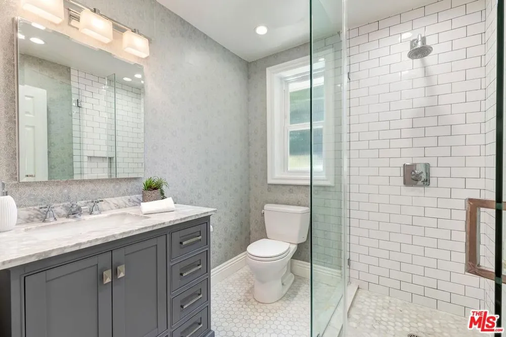 4045 Davana Road Sherman Oaks, CA 91423