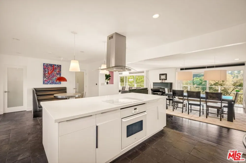 2388 Kimridge Road Beverly Hills, CA 90210