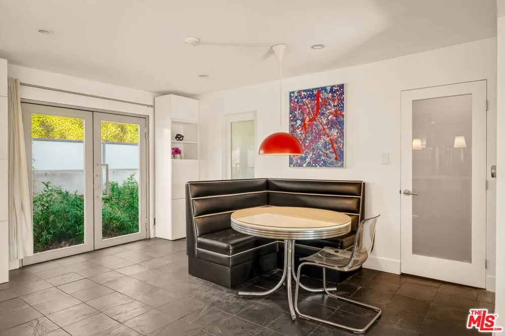 2388 Kimridge Road Beverly Hills, CA 90210