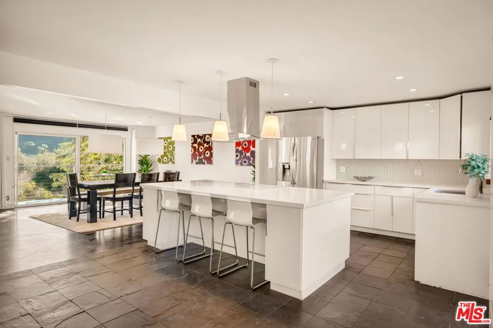 2388 Kimridge Road Beverly Hills, CA 90210