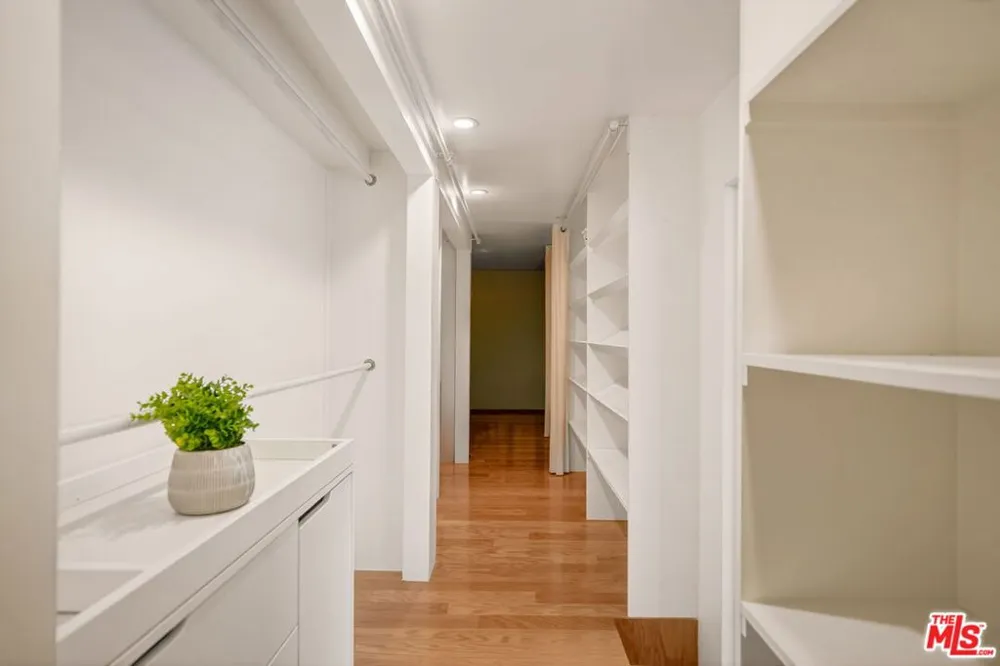 2388 Kimridge Road Beverly Hills, CA 90210