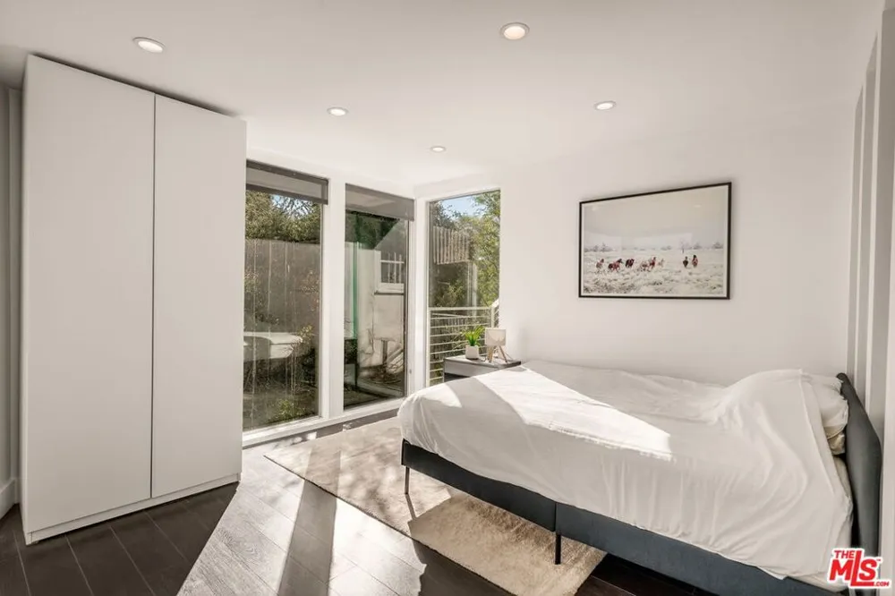 2388 Kimridge Road Beverly Hills, CA 90210