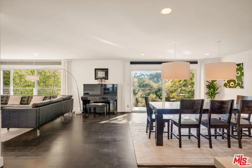 2388 Kimridge Road Beverly Hills, CA 90210