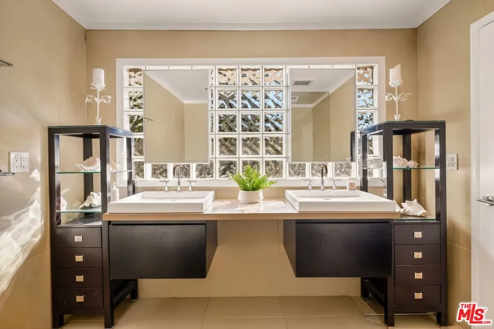 2388 Kimridge Road Beverly Hills, CA 90210