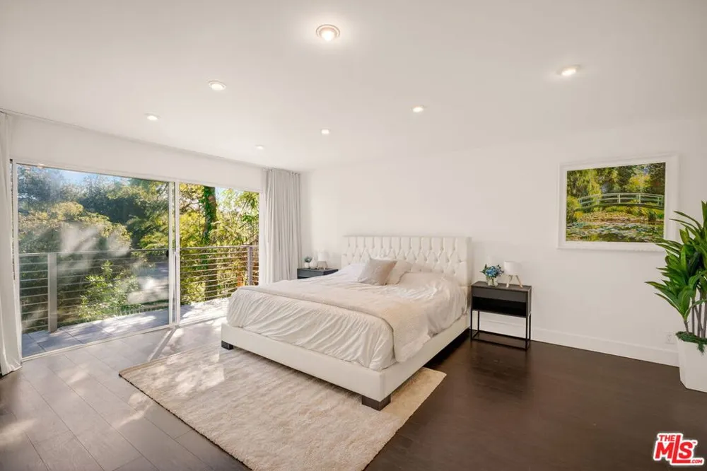 2388 Kimridge Road Beverly Hills, CA 90210