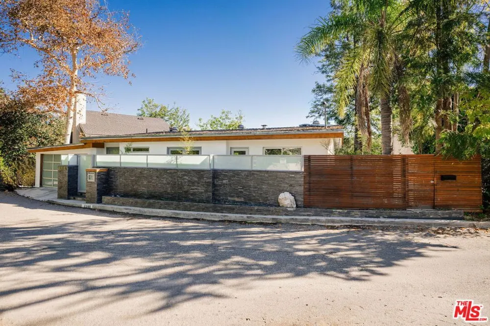 2388 Kimridge Road Beverly Hills, CA 90210