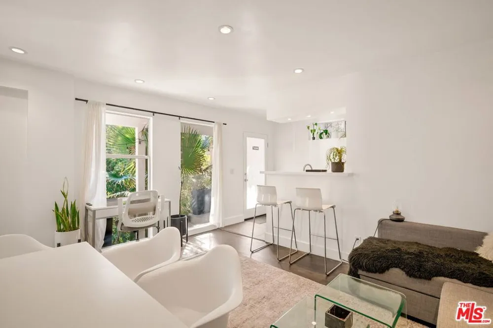 2388 Kimridge Road Beverly Hills, CA 90210