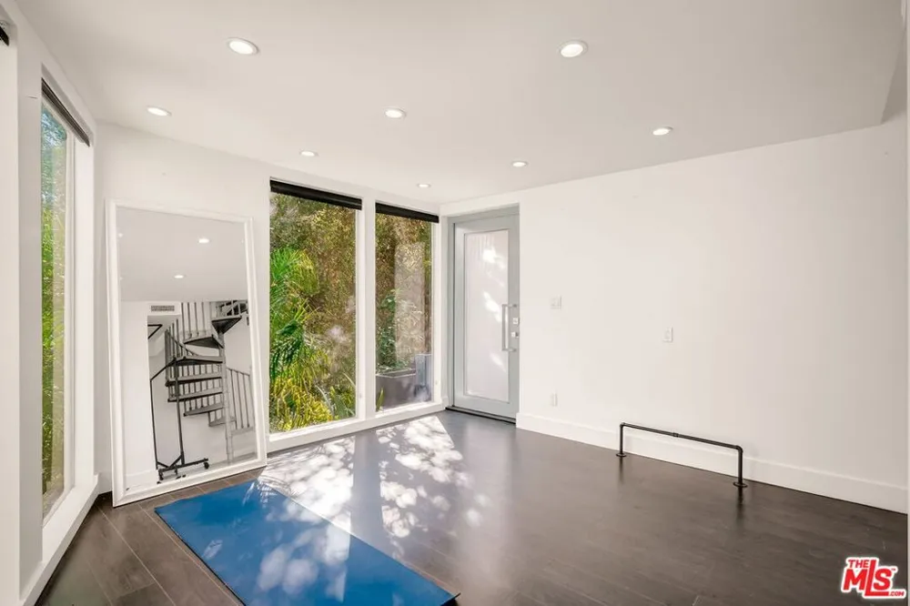 2388 Kimridge Road Beverly Hills, CA 90210