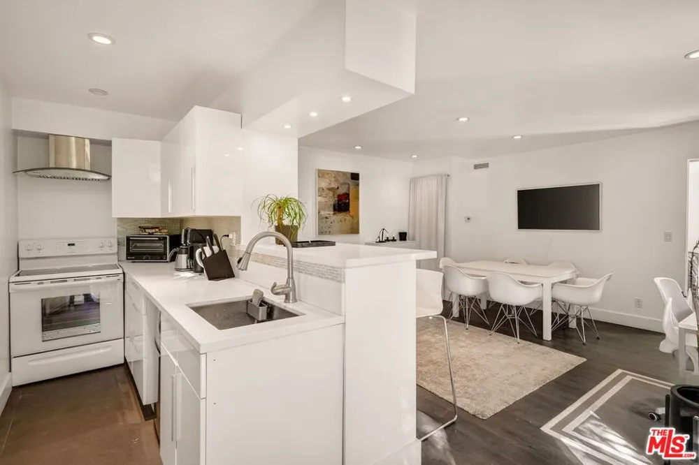 2388 Kimridge Road Beverly Hills, CA 90210