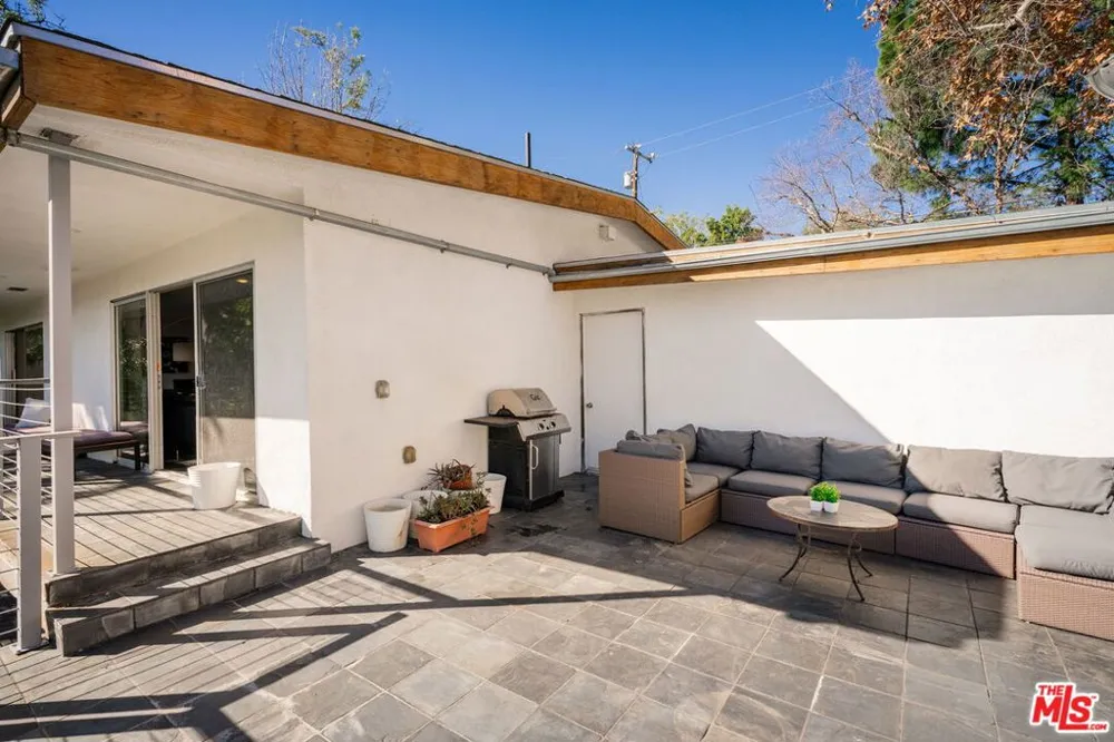 2388 Kimridge Road Beverly Hills, CA 90210
