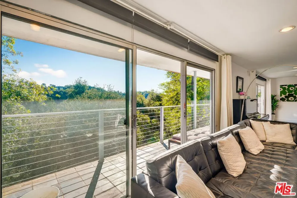 2388 Kimridge Road Beverly Hills, CA 90210