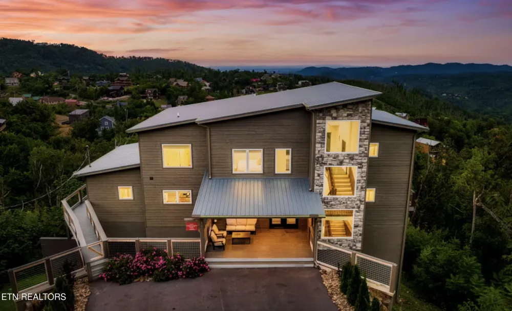 720 Short Ridge Court Gatlinburg, TN 37738