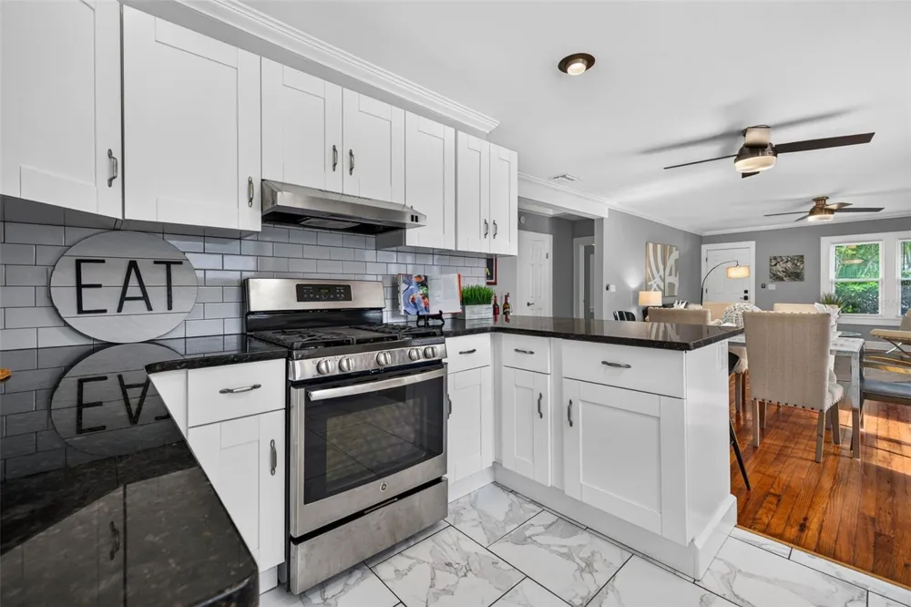 1136 22ND AVENUE St Petersburg, FL 33704