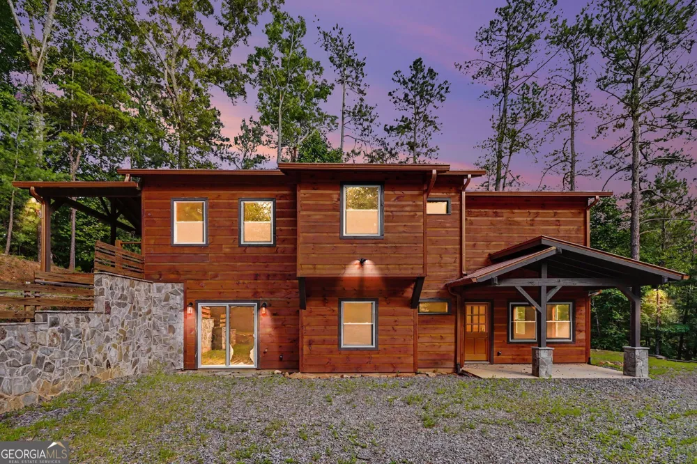 28 Francis WAY Ellijay, GA 30540