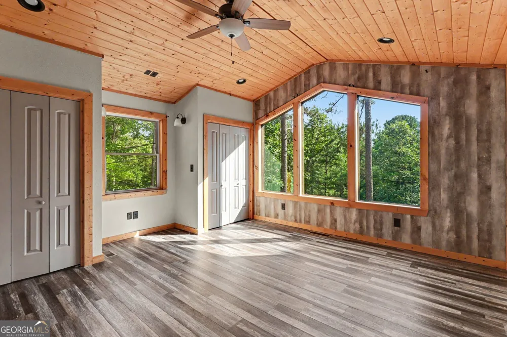 28 Francis WAY Ellijay, GA 30540