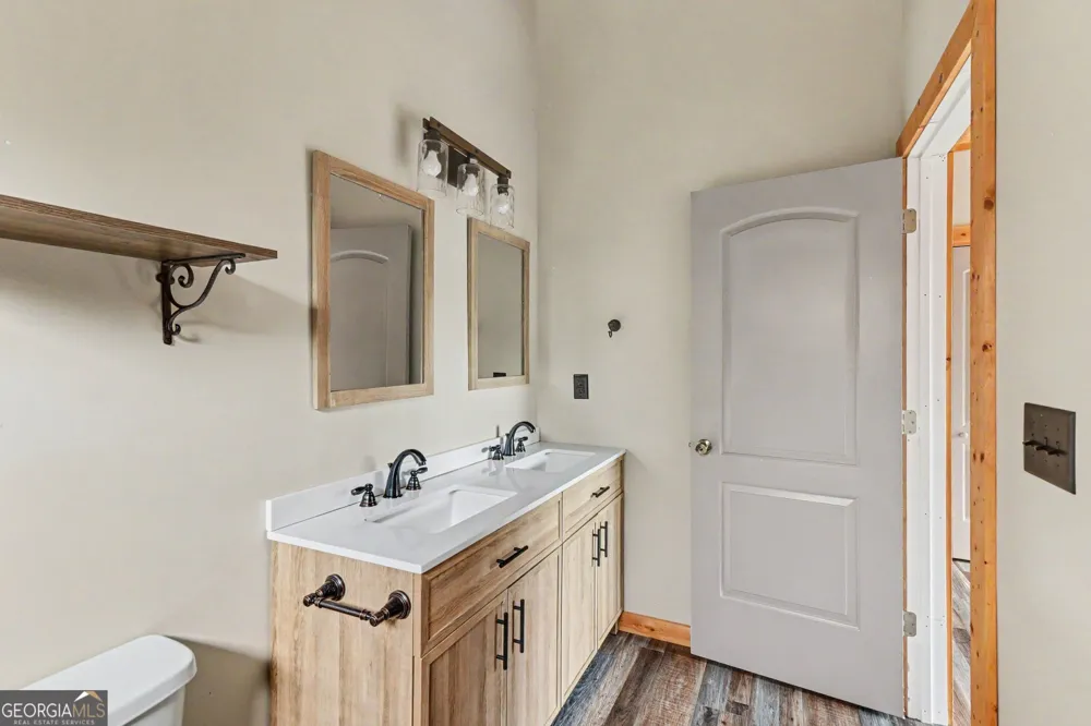 28 Francis WAY Ellijay, GA 30540