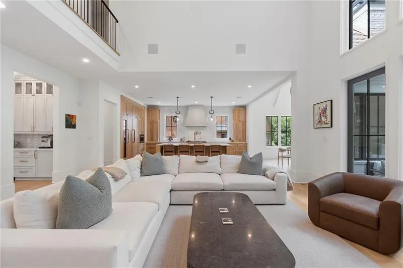 4847 Lake Forrest Drive Sandy Springs, GA 30342