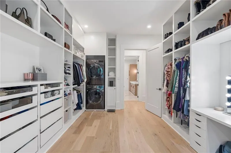 4847 Lake Forrest Drive Sandy Springs, GA 30342