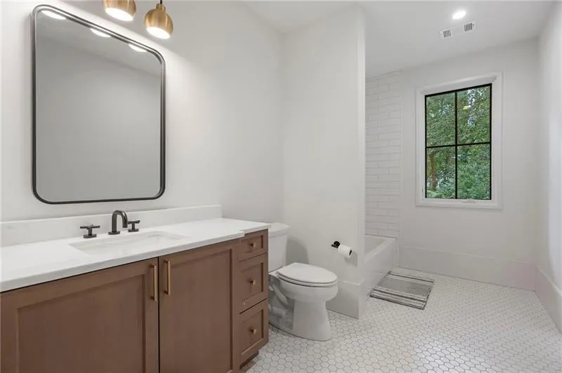 4847 Lake Forrest Drive Sandy Springs, GA 30342