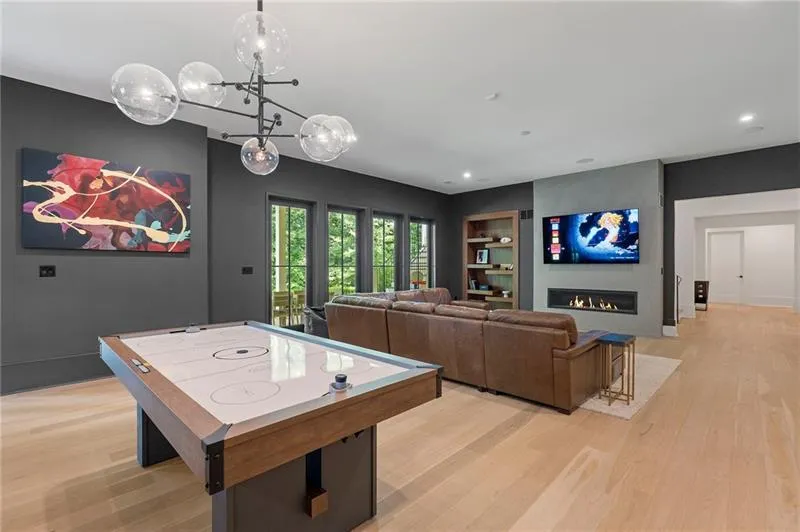 4847 Lake Forrest Drive Sandy Springs, GA 30342