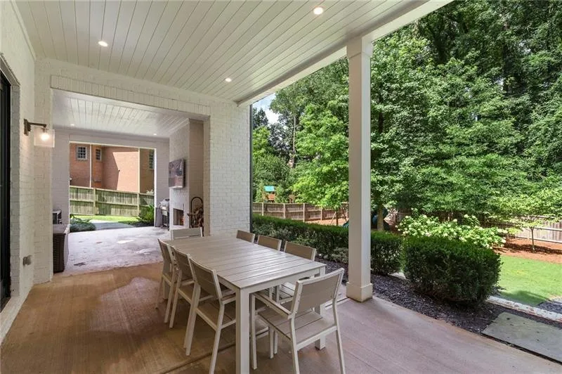 4847 Lake Forrest Drive Sandy Springs, GA 30342