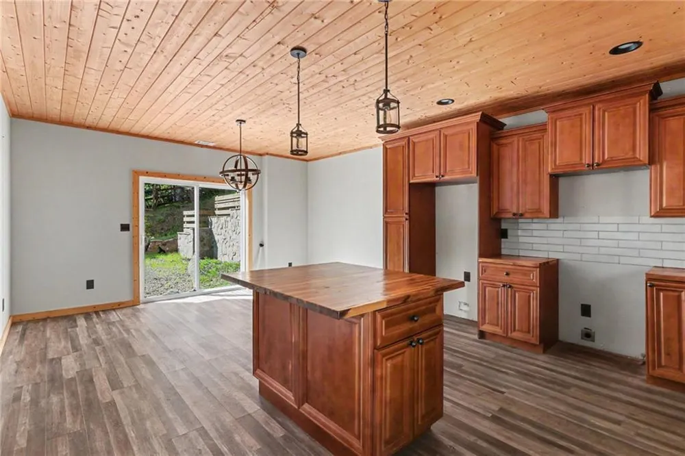 28 Francis Way Dawsonville, GA 30534