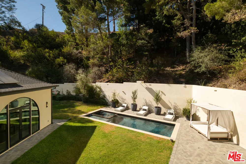 9577 Lime Orchard Road Beverly Hills, CA 90210