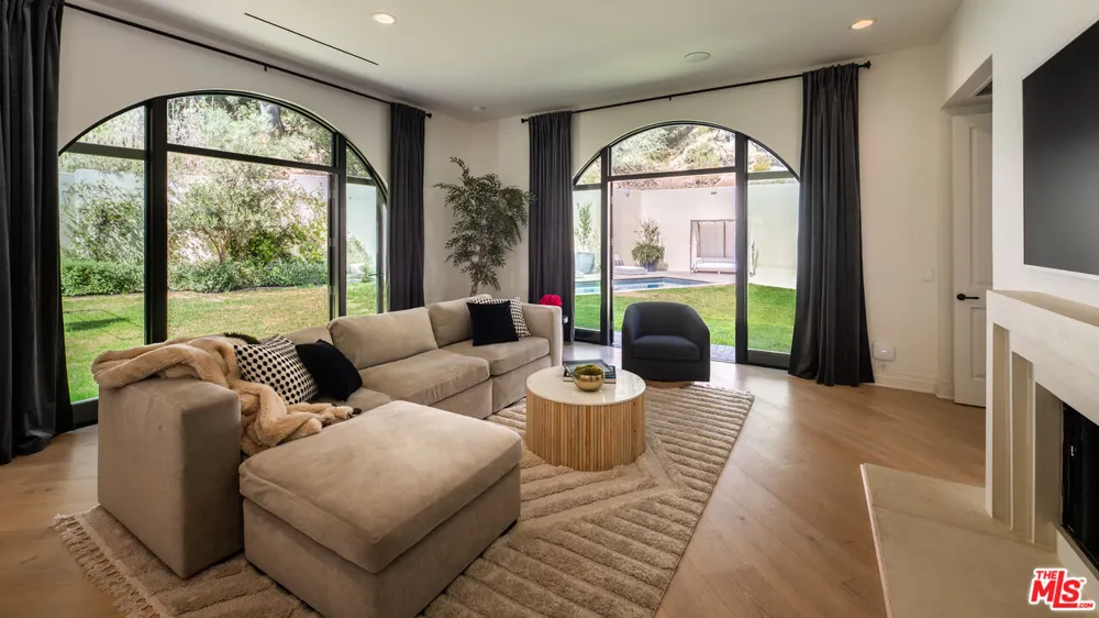 9577 Lime Orchard Road Beverly Hills, CA 90210