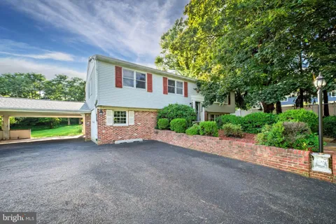 1038 PHOENIXVILLE PIKE