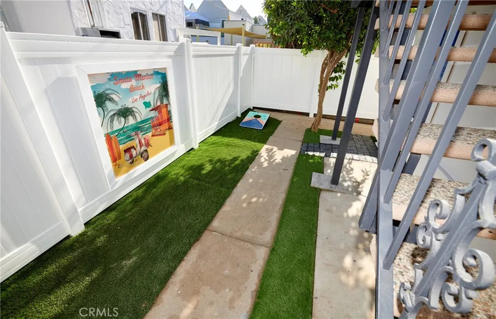 728 Euclid #C Santa Monica, CA 90402