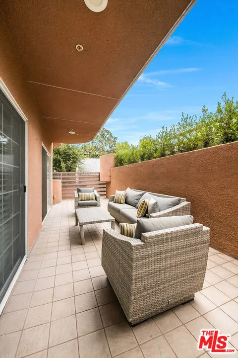 4310 Cahuenga Boulevard #104 Toluca Lake, CA 91602