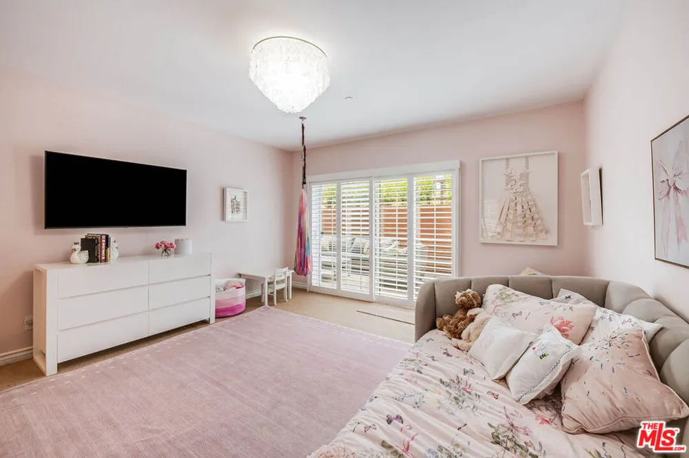 4310 Cahuenga Boulevard #104 Toluca Lake, CA 91602