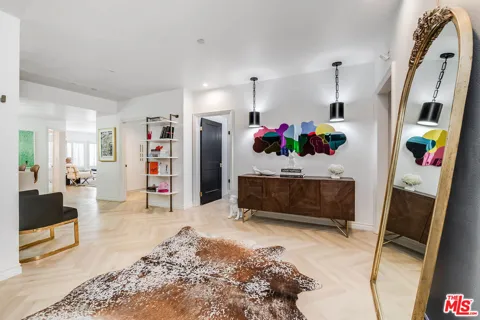 4310 Cahuenga Boulevard #104