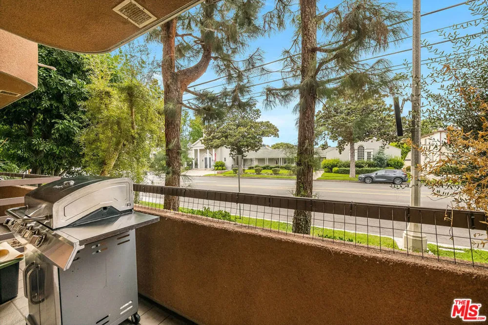 4310 Cahuenga Boulevard #104 Toluca Lake, CA 91602
