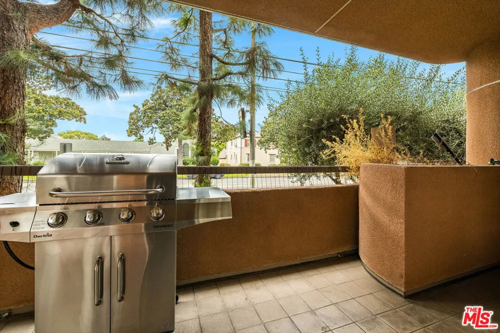 4310 Cahuenga Boulevard #104 Toluca Lake, CA 91602