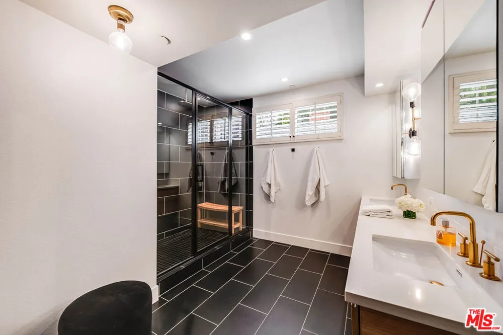 4310 Cahuenga Boulevard #104 Toluca Lake, CA 91602