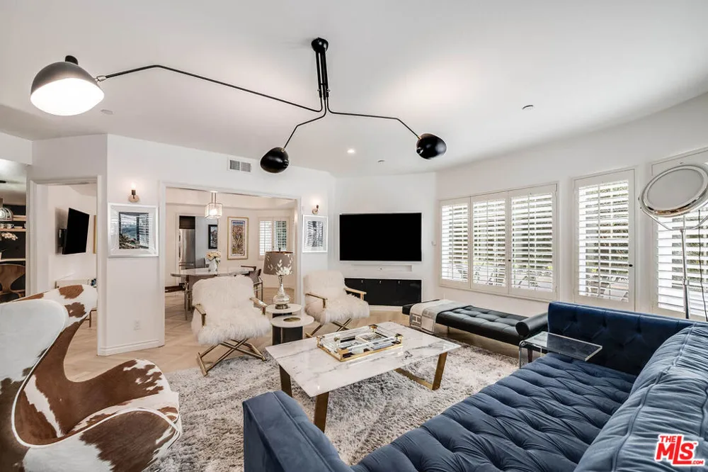 4310 Cahuenga Boulevard #104 Toluca Lake, CA 91602