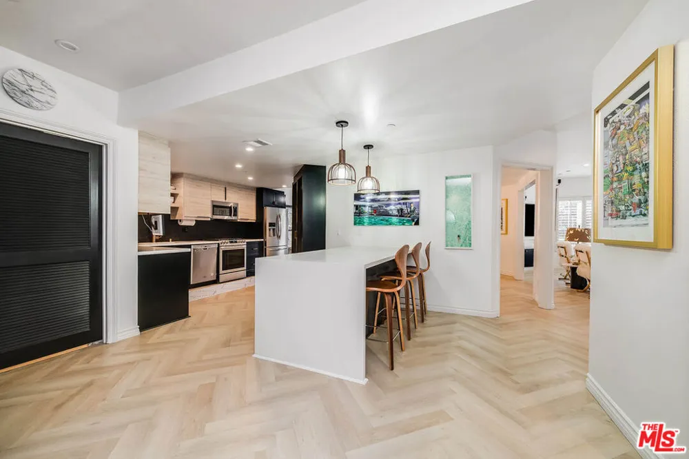 4310 Cahuenga Boulevard #104 Toluca Lake, CA 91602