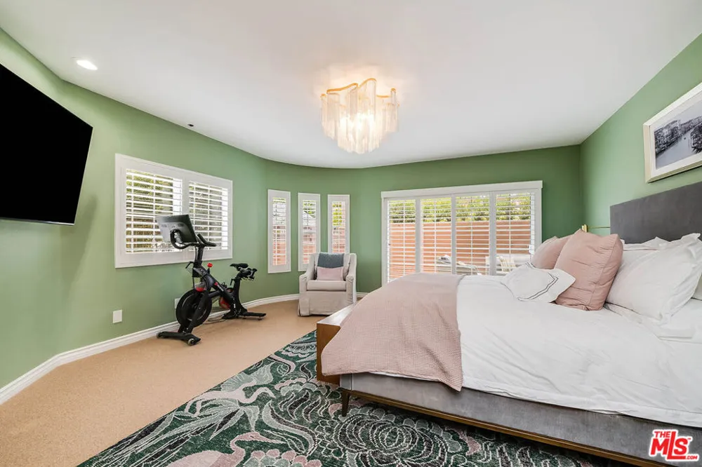 4310 Cahuenga Boulevard #104 Toluca Lake, CA 91602