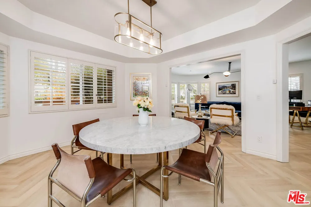 4310 Cahuenga Boulevard #104 Toluca Lake, CA 91602