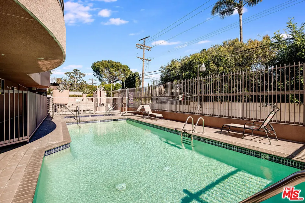 4310 Cahuenga Boulevard #104 Toluca Lake, CA 91602