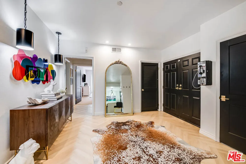 4310 Cahuenga Boulevard #104 Toluca Lake, CA 91602