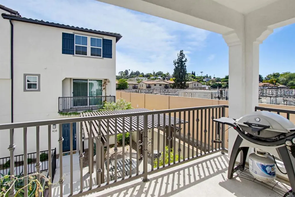 437 Jupiter Escondido, CA 92025