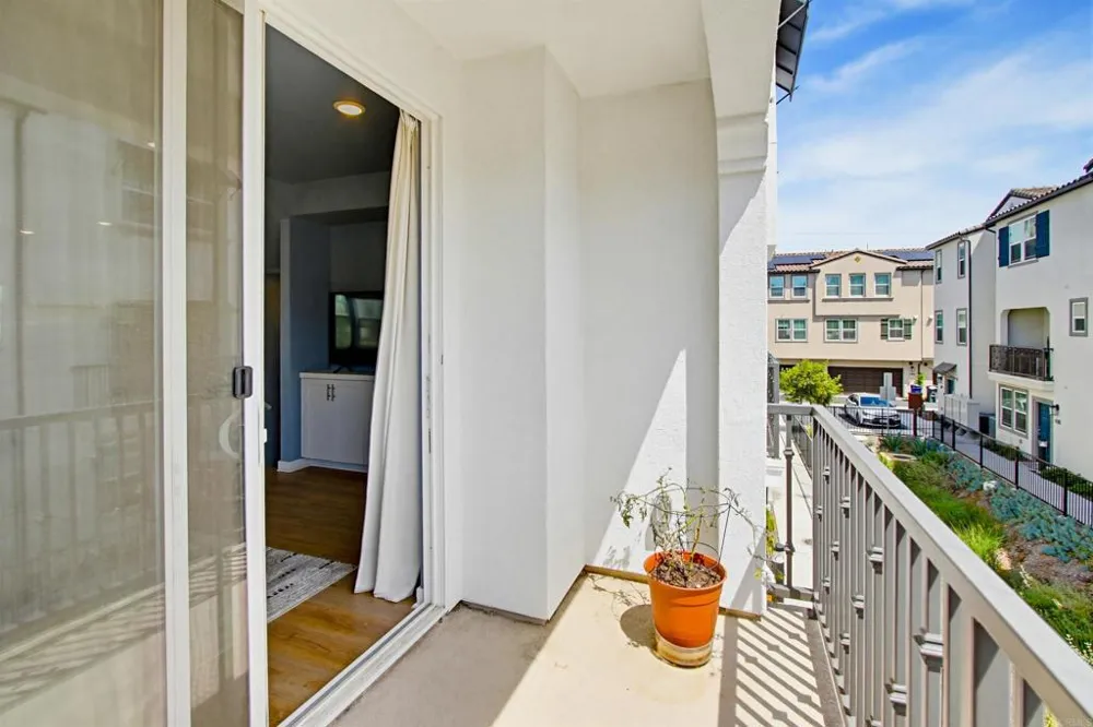437 Jupiter Escondido, CA 92025