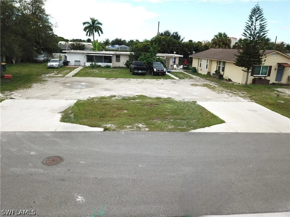 99th Avenue Naples, FL 34108