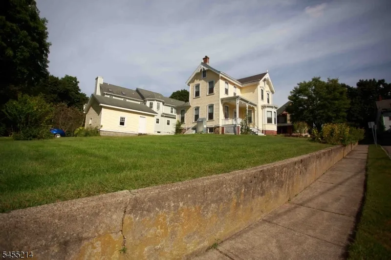 8 High St Stanhope, NJ 07874