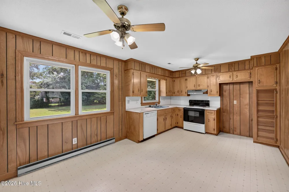 207 Crescent Drive Hertford, NC 27944