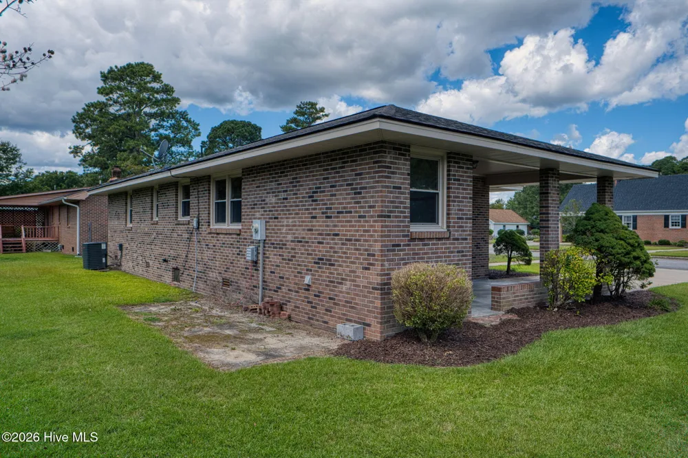 207 Crescent Drive Hertford, NC 27944
